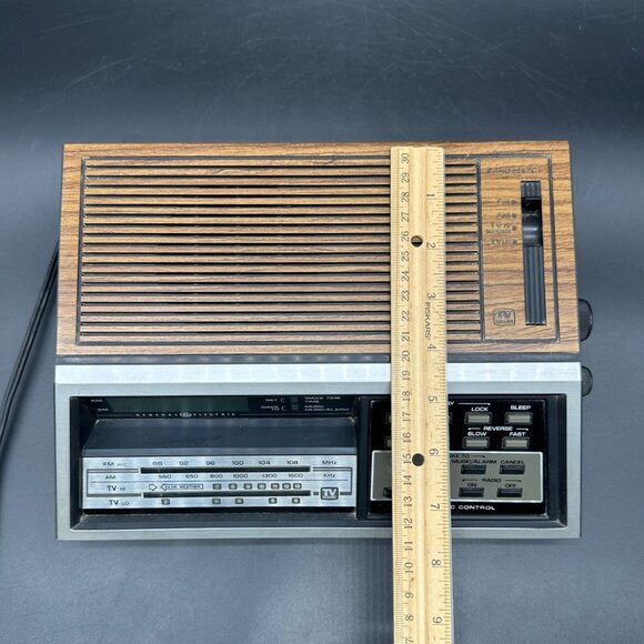 Vintage General Electric AM FM Radio Alarm Clock 1980s Faux Woodgrain 7-4687A - Picture 16 of 17